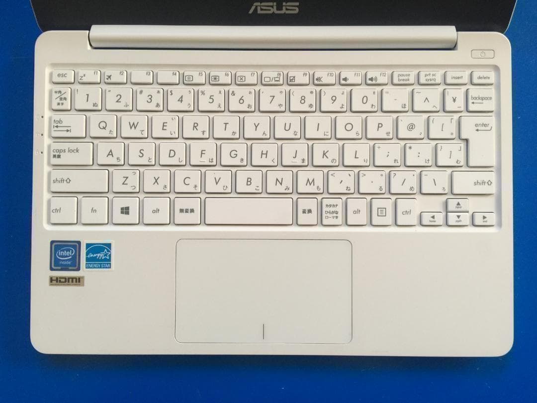 ASUS E203MA 11.6型TFT液晶 980g 軽量・薄型コンパクトPC
