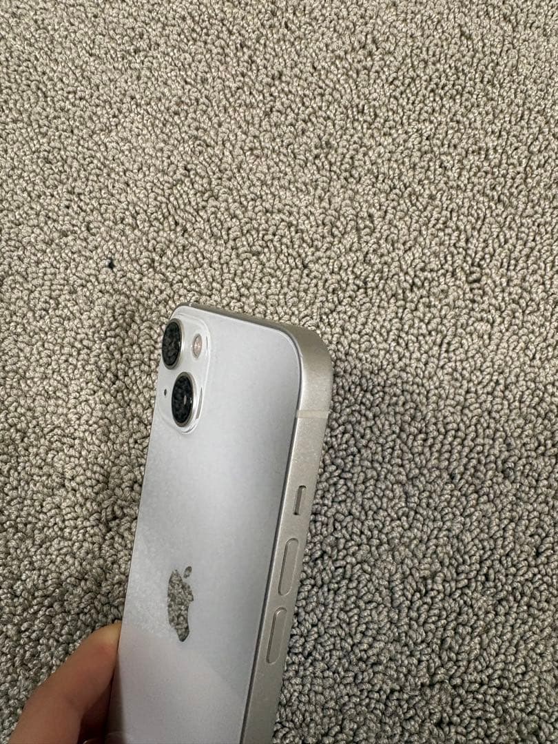 Apple iPhone 13 スターライト