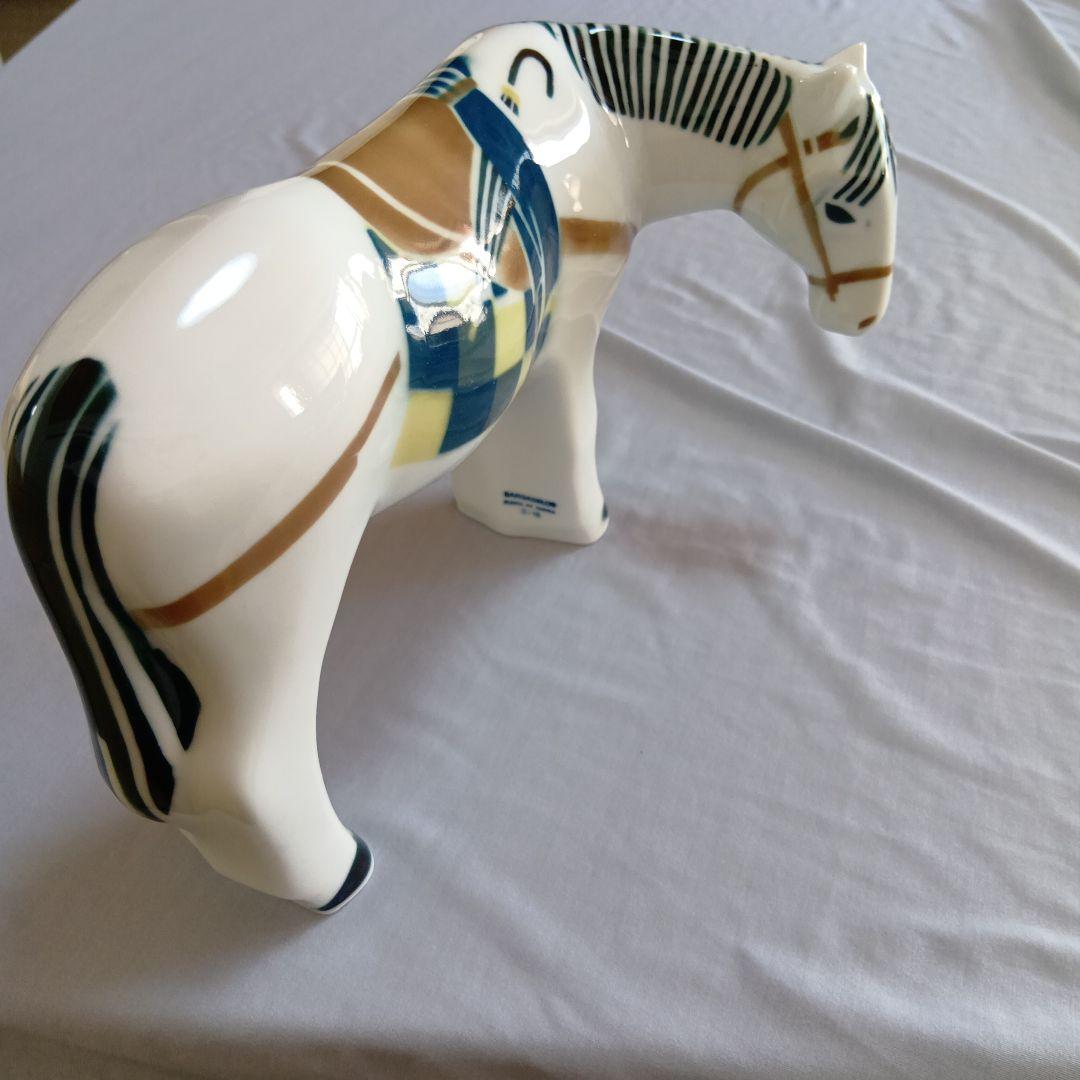馬の形の陶磁器フィギュア　サルガデロス（Sargadelos）の製品