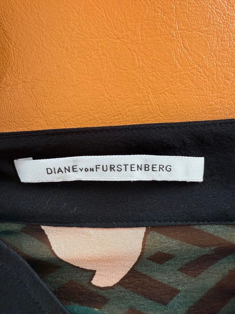 【DIANE von FURSTENBERG 】 花柄Vネック半袖ワンピース