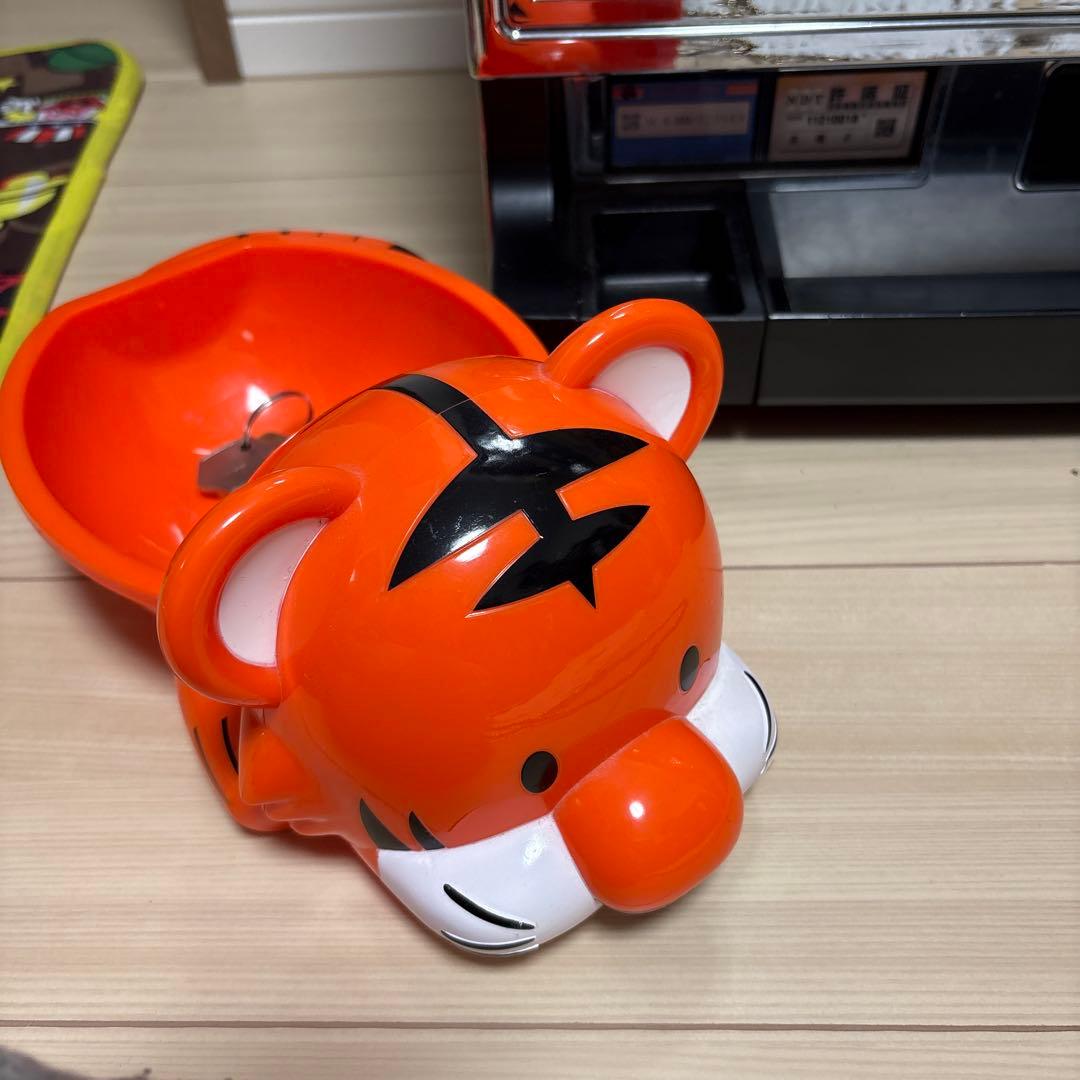 はちろ　みんなのジャグラー　実機（トラッピのドル箱付き）