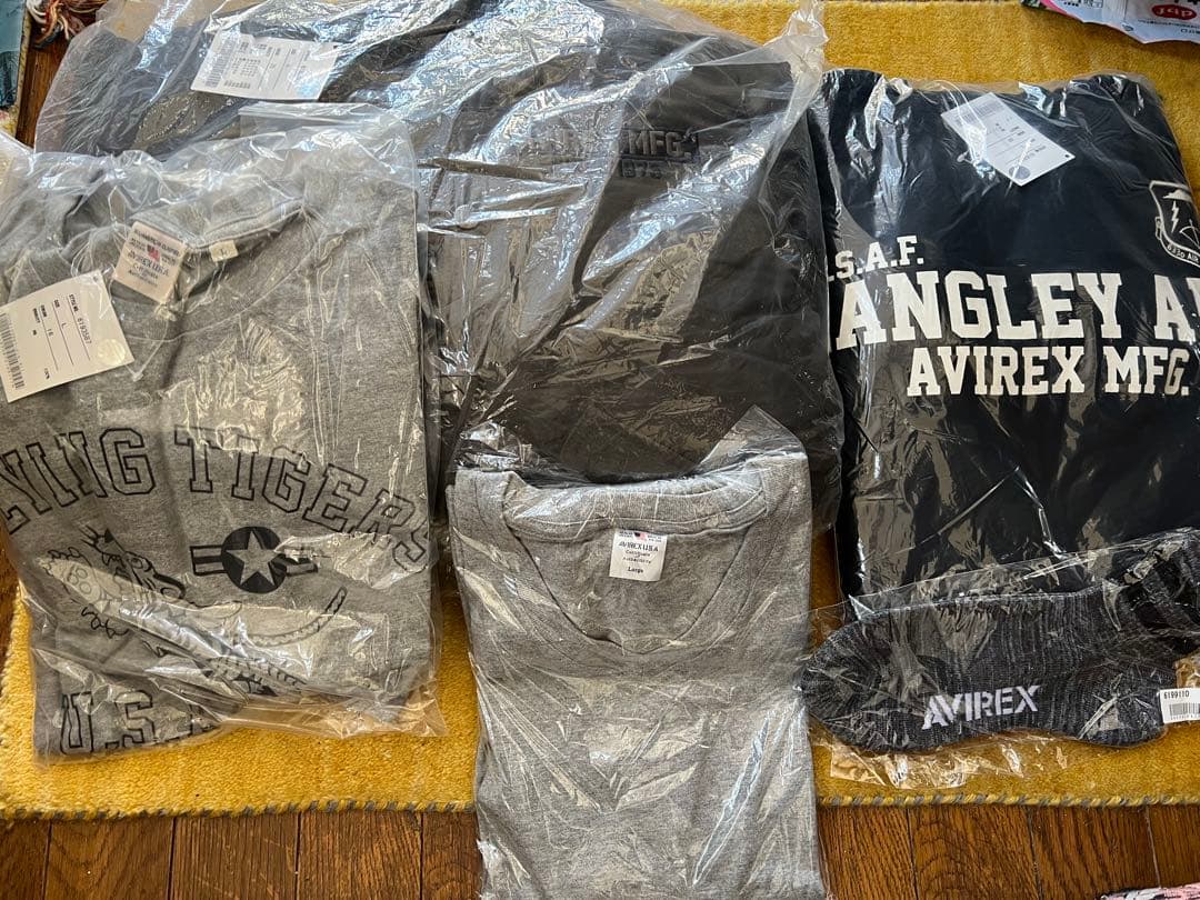 ★AVIREX 福袋　L size未使用クローゼット保管品★ 中身5点　抜き無し