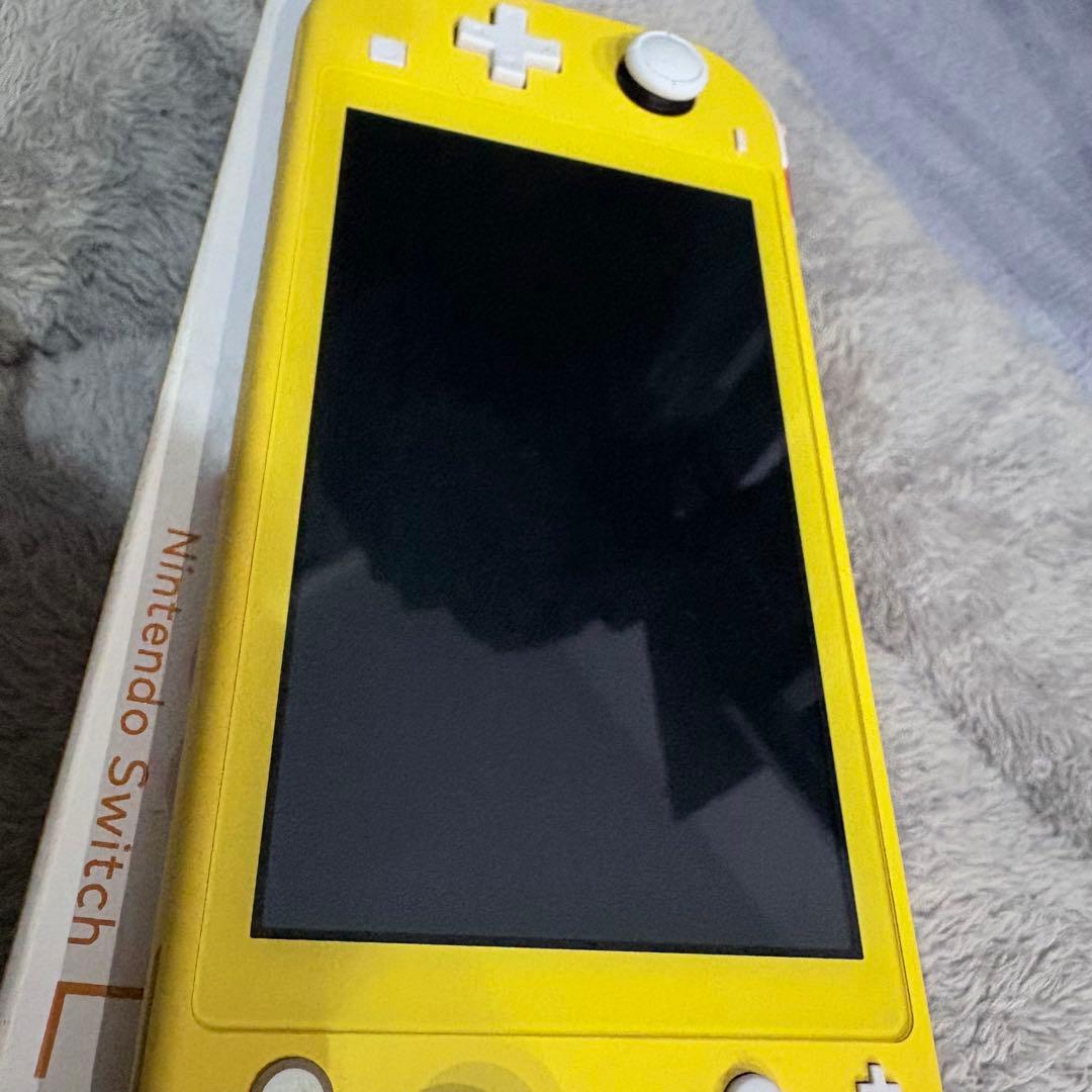 Nintendo Switch Light イエロー