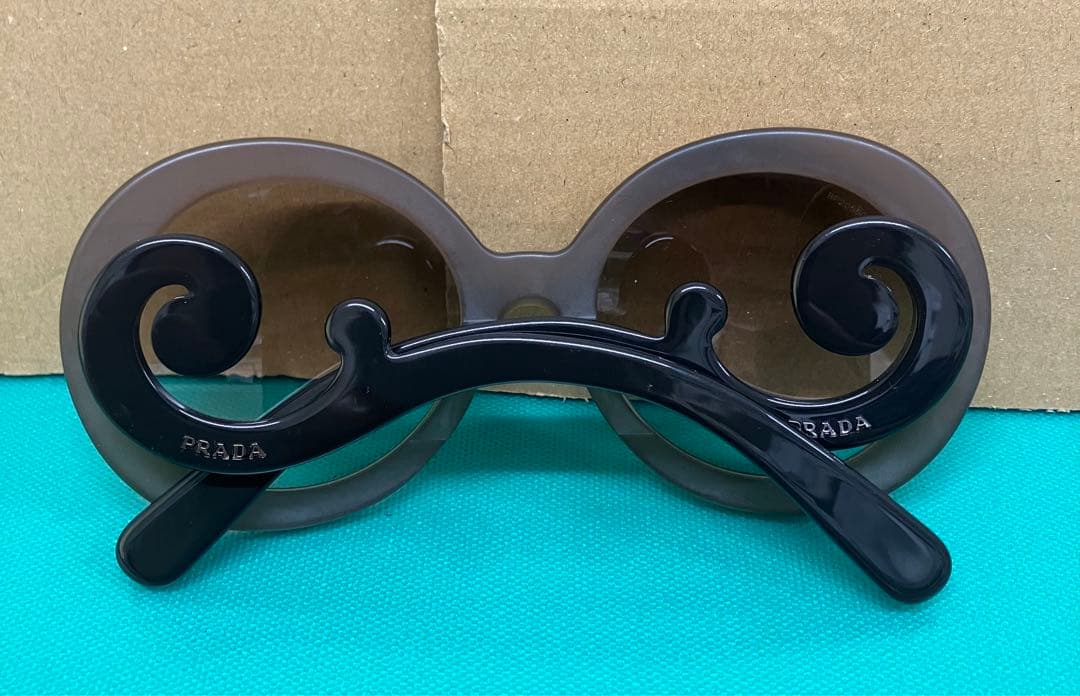 PRADA ミニマルバロック　サングラス　miechan