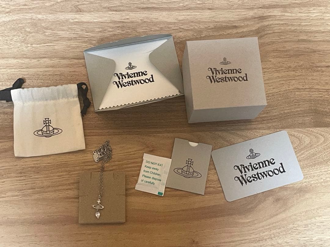 Vivienne Westwood フェドラ ペンダント ネックレス