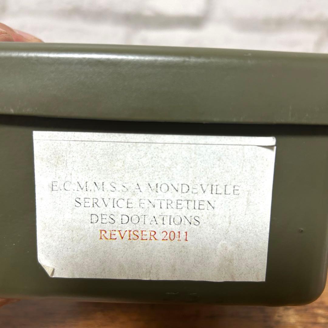 現地購入 フランス軍のFirst Aid l Box メディカルボックス