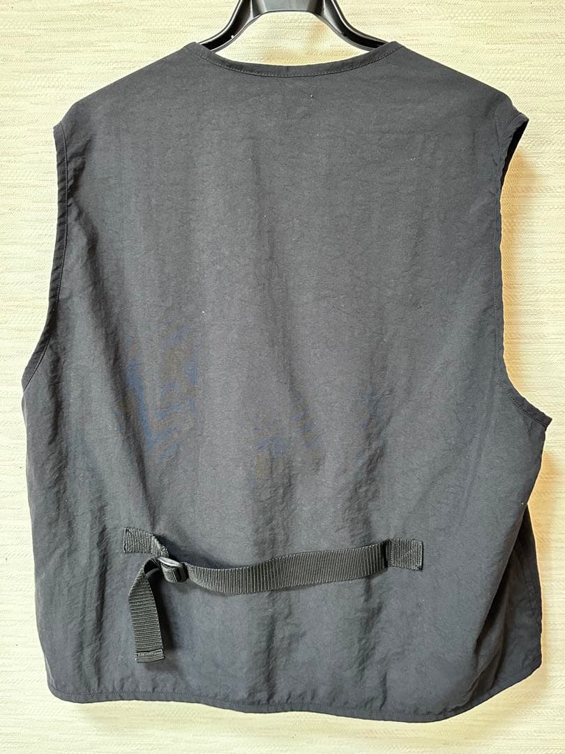 LESS TAILOR ミリタリーベスト　黒色