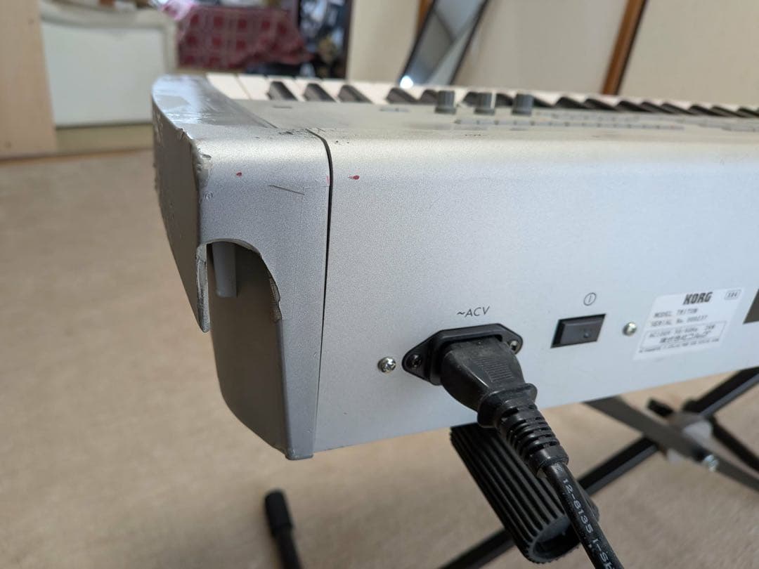 ケース付　KORG TRITON シンセサイザー
