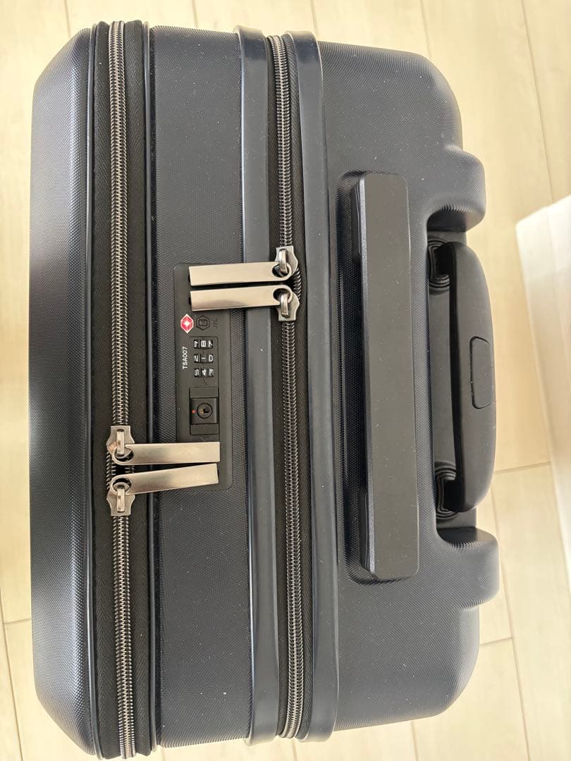 イノベーター キャリーケース 33L 機内持ち込み可