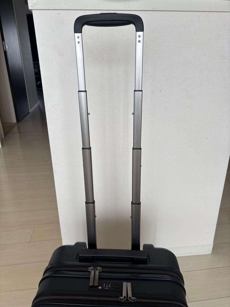 イノベーター キャリーケース 33L 機内持ち込み可