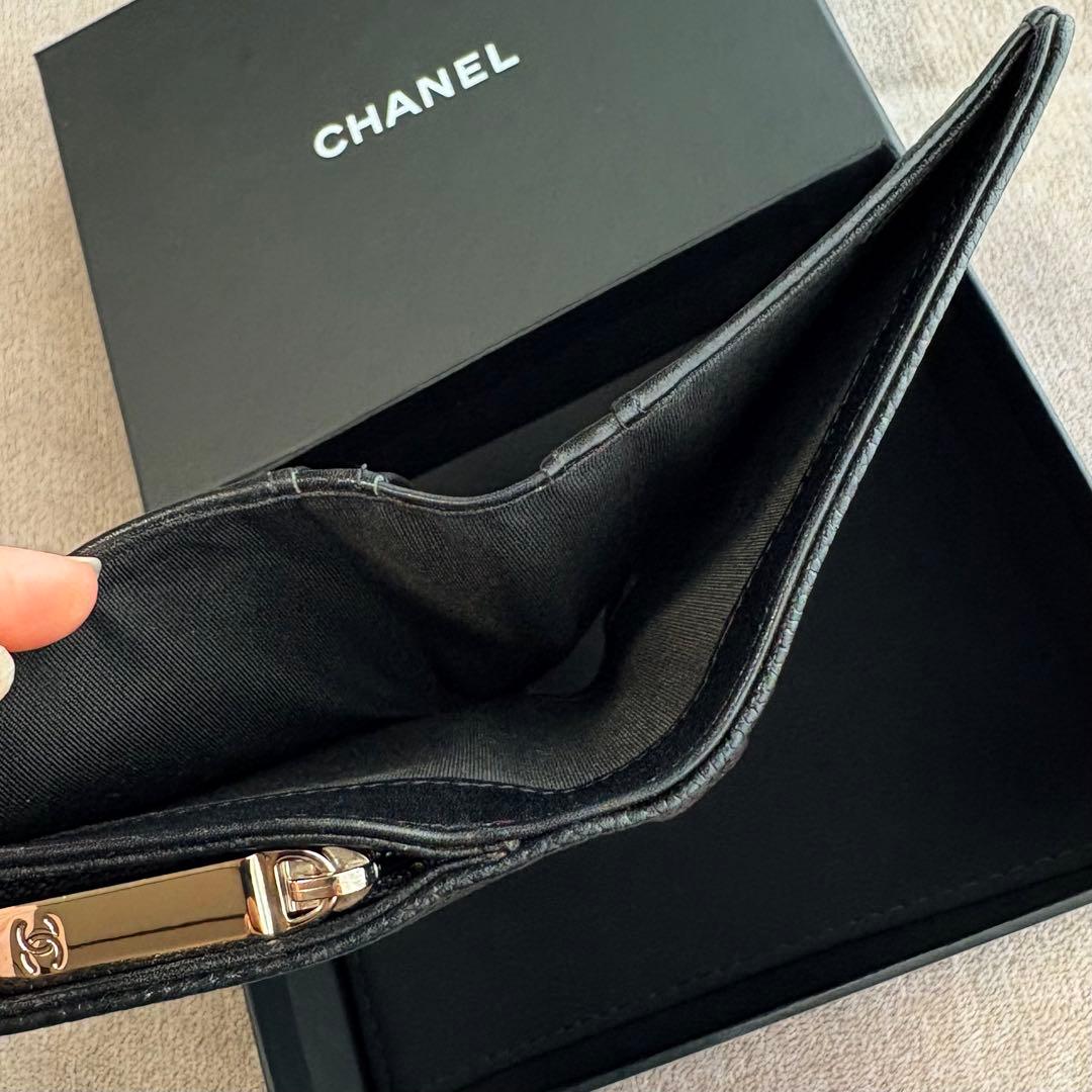 専用出品 《美品》 CHANEL キャビアスキン 折り財布