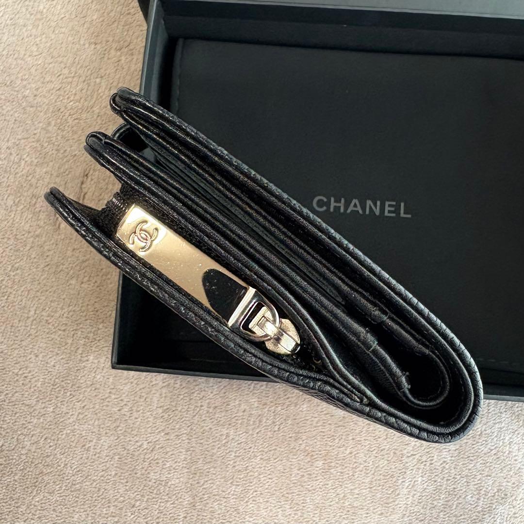 専用出品 《美品》 CHANEL キャビアスキン 折り財布