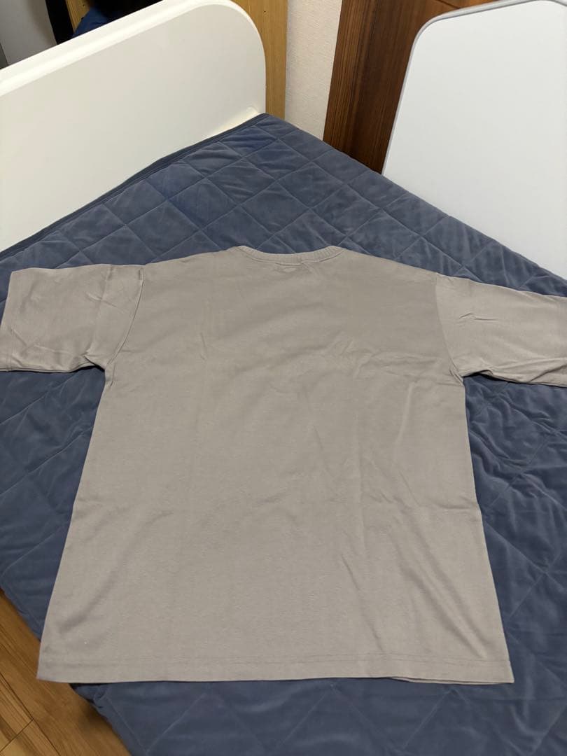 バーニーズニューヨーク　グレージュ　Tシャツ　L