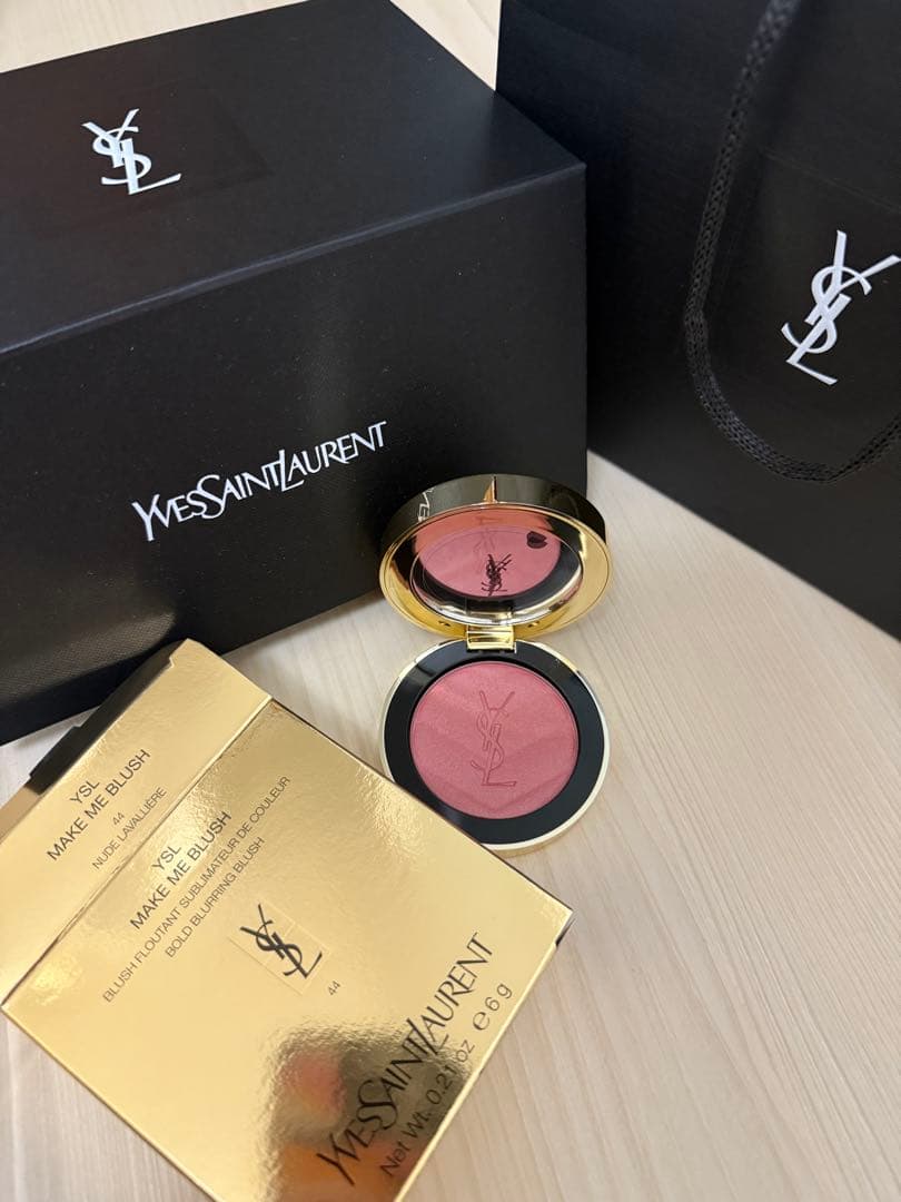 新品未使用　サンローラン チーク YSL