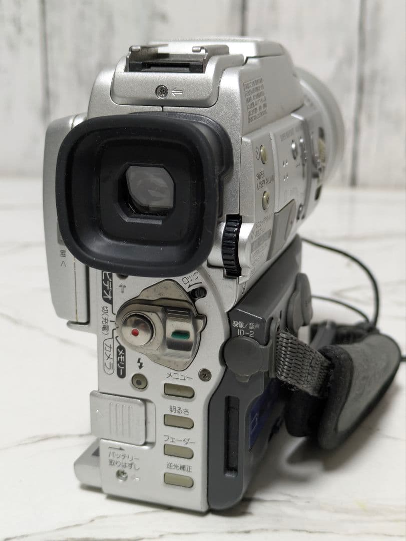 SONY　DCR-PC110　MiniDV対応　ビデオカメラ