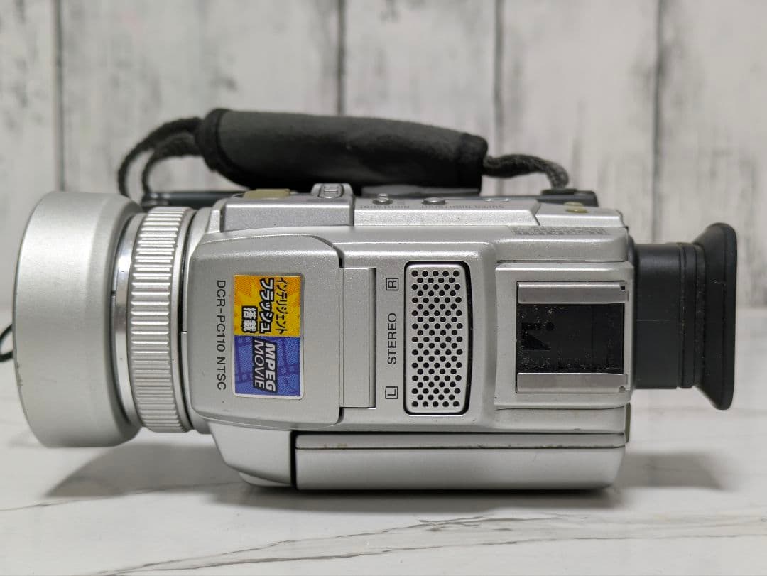 SONY　DCR-PC110　MiniDV対応　ビデオカメラ