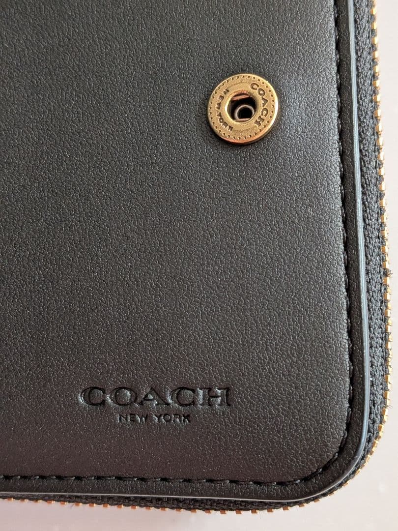 COACH エッセンシャル ビルフォールド ウォレット・チャーム