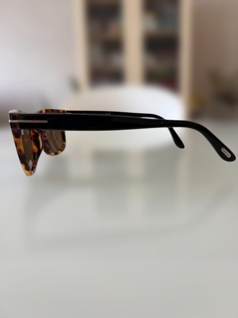 TOM FORD サングラス LEO FT9336 55J 52