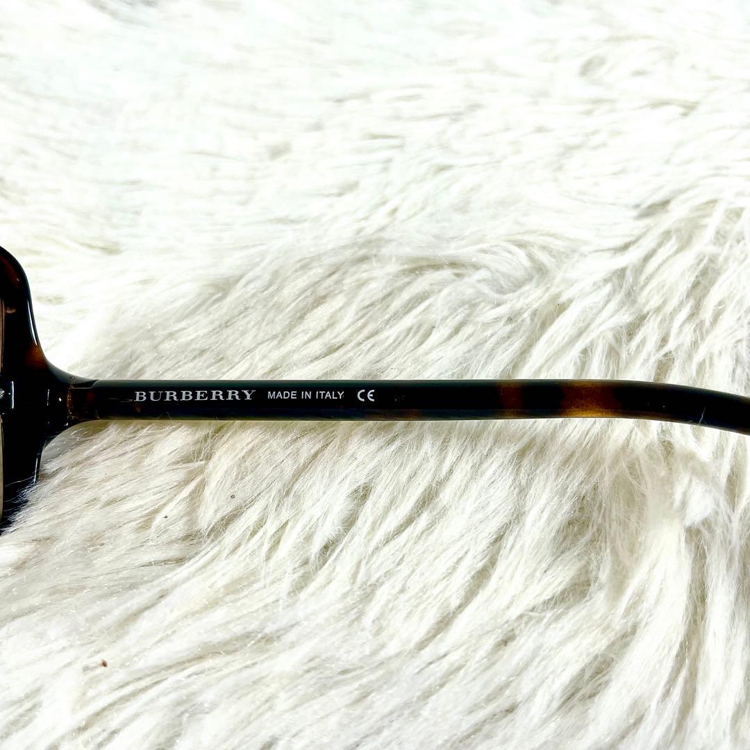 美品　BURBERRY　サングラス　B4056　ブラウンレンズ　べっ甲柄フレーム