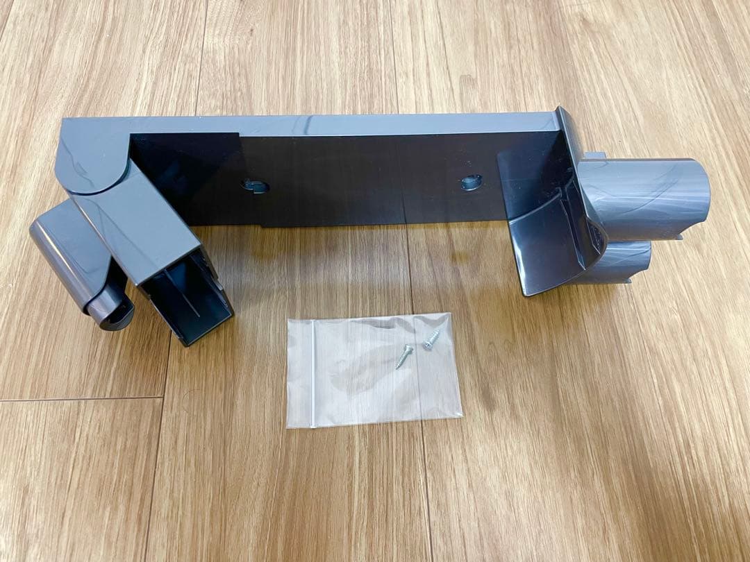 [中古] Dyson V8 Absolute 掃除機と付属パーツ