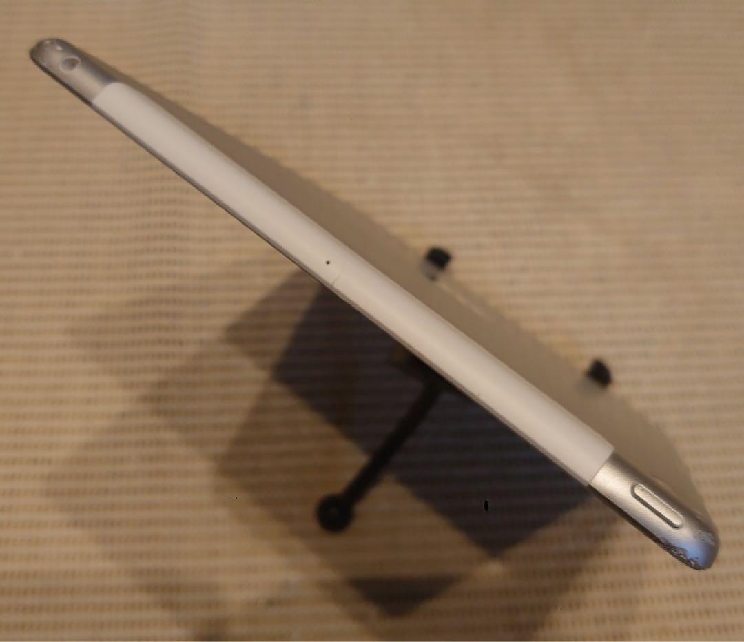完動品SIMフリーiPad第7世代(A2198)本体128GB送料込DMDFY