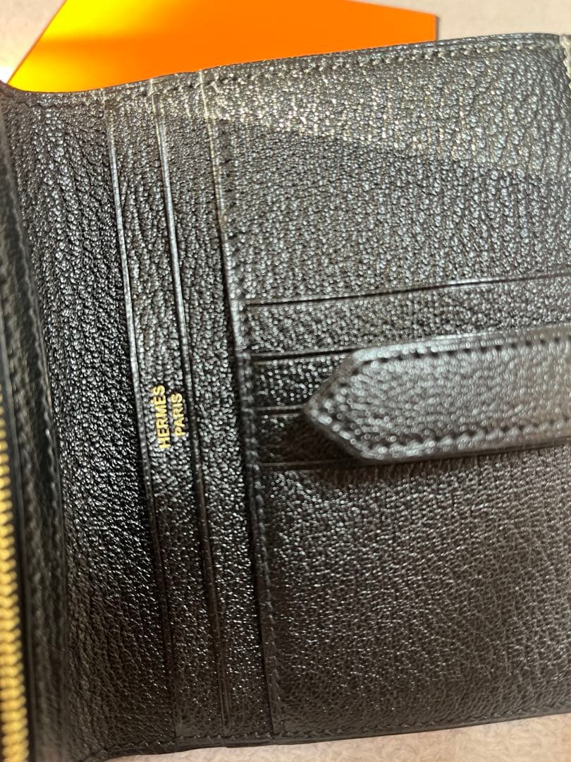 【HERMÈS・未使用】エルメス ベアンコンパクト 黒×ゴールド金具