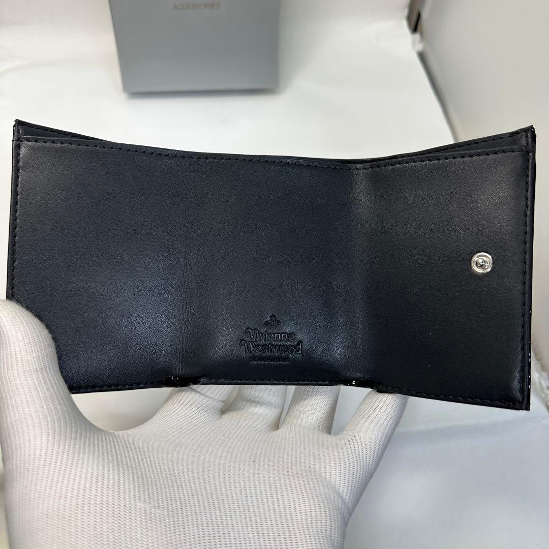 【人気！新品】ヴィヴィアンウエストウッド三つ折り財布　965VW767　ブラック