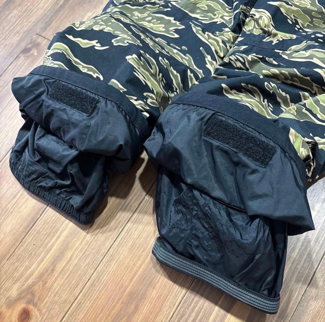 キッズ　BURTON バートン　スノーボードパンツ カモフラ柄　サイズL