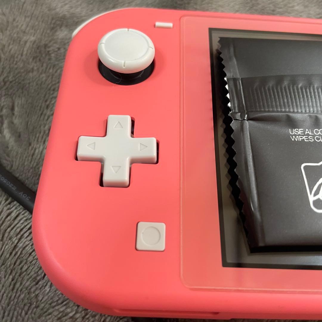 Switch Lite ピンク（箱・充電器・フィルム付き）