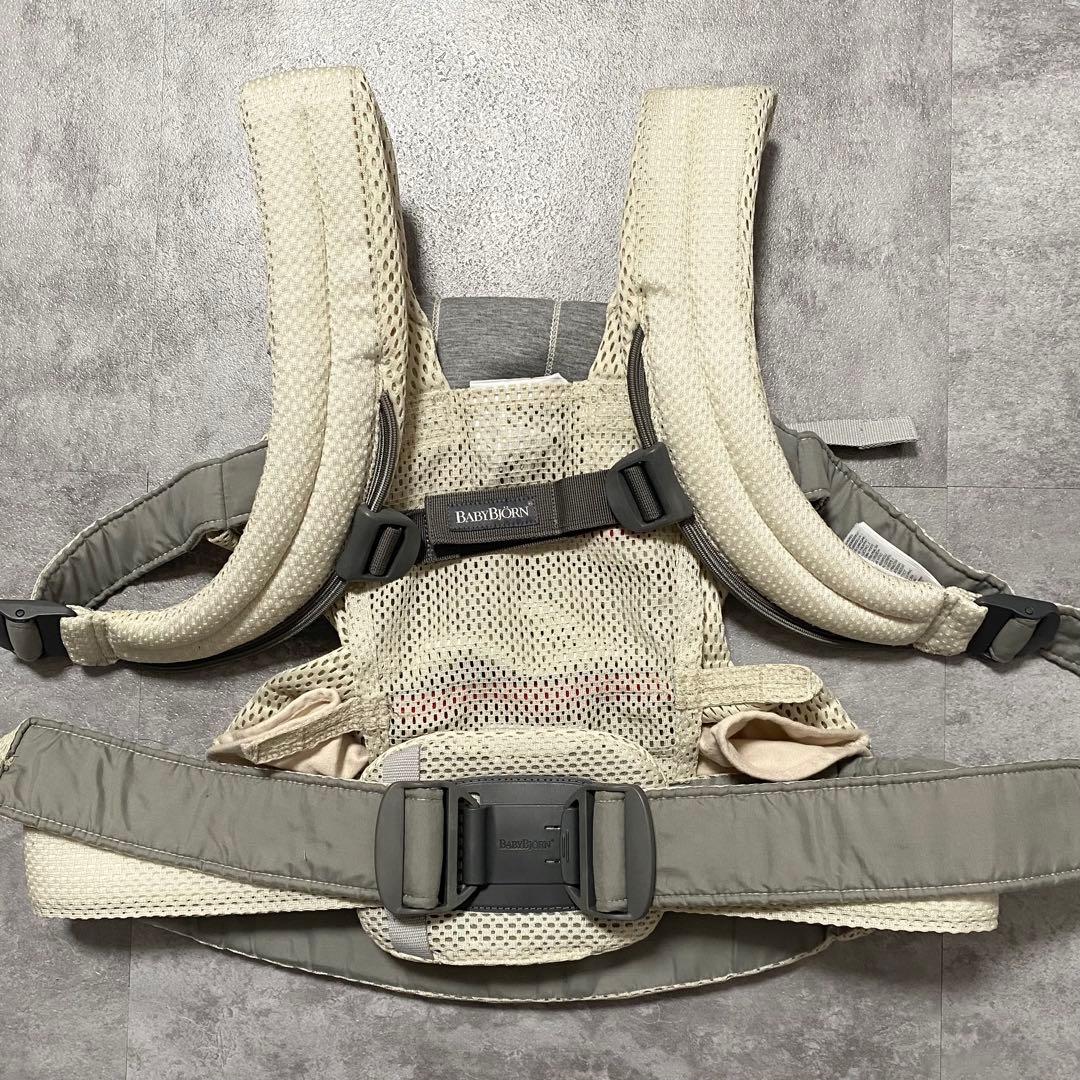 人気✨babybjorn ベビービョルン ハーモニー 抱っこ紐 クリーム