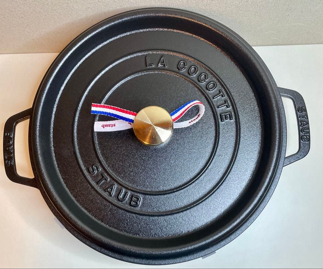 staub ストウブ シャロー ココットラウンド 人気のブラック 26cm