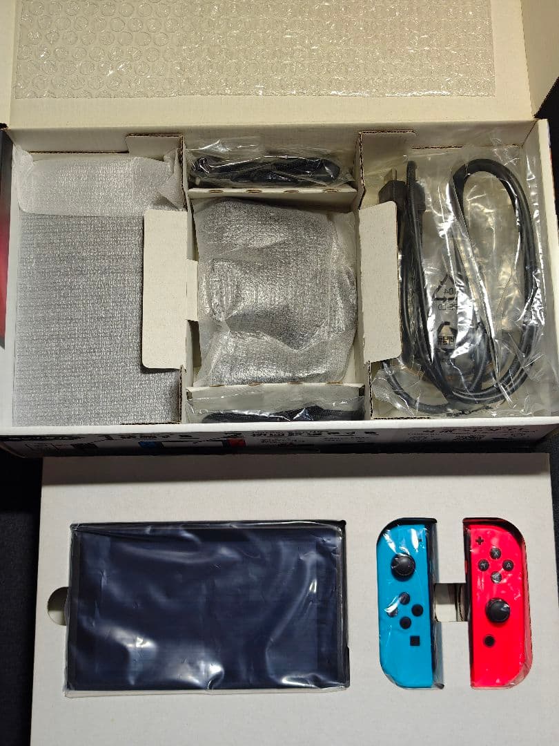 任天堂 Switch 本体 ケース付き