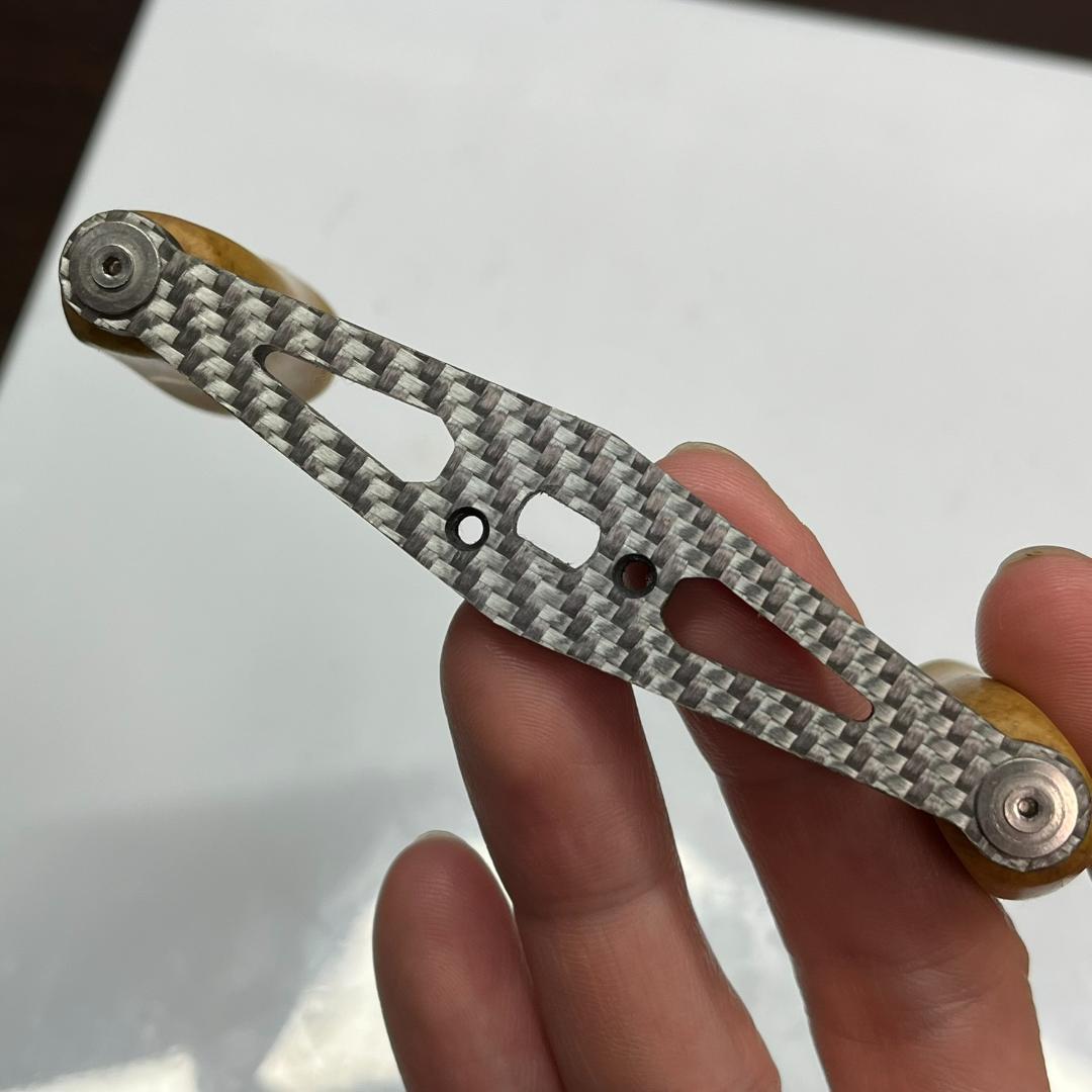 ZPI SSRC ストレートカーボンハンドル　軸間85ミリ　シマノ　【管番PF】