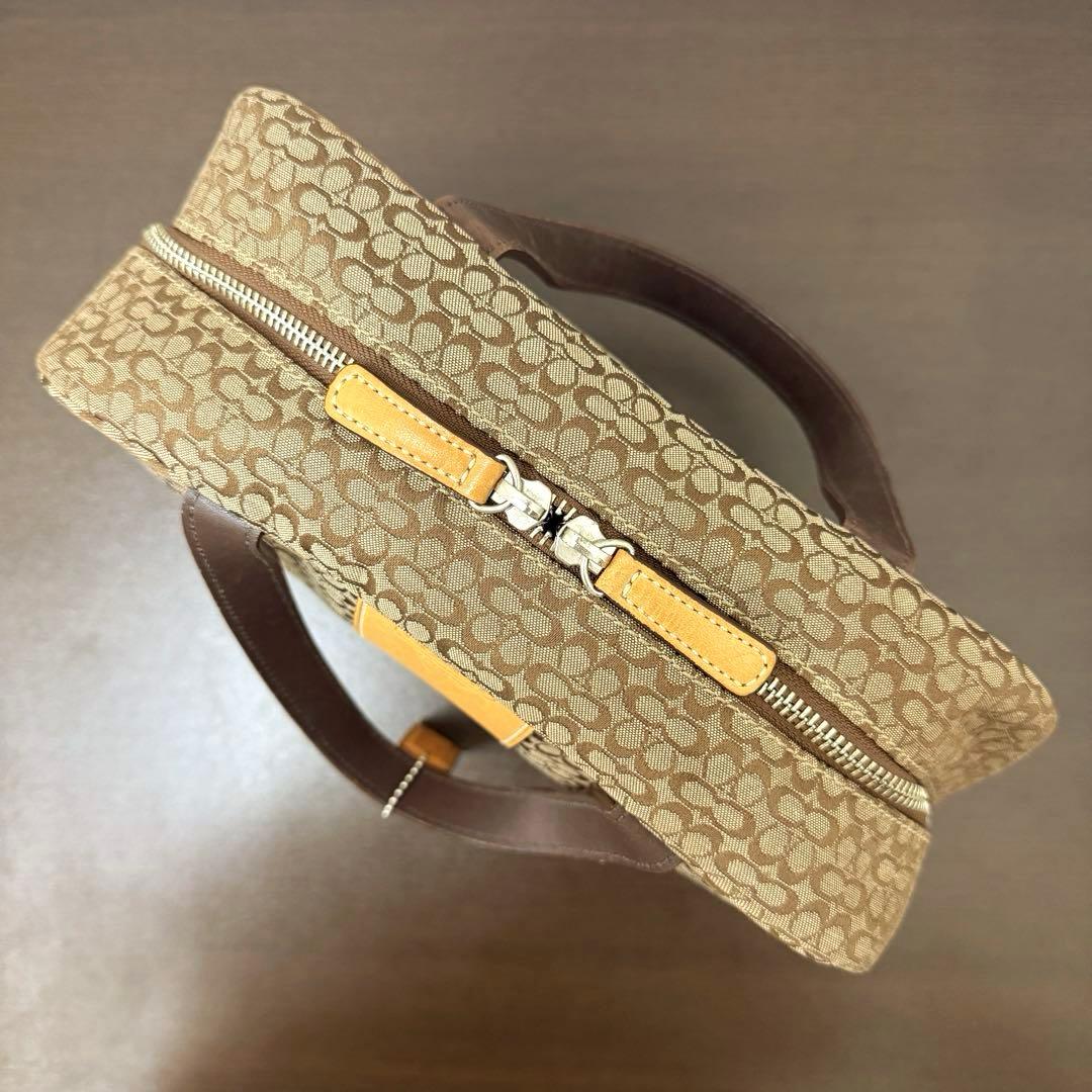 COACH ミニシグネチャー ハンドバッグ トラベルにも！！