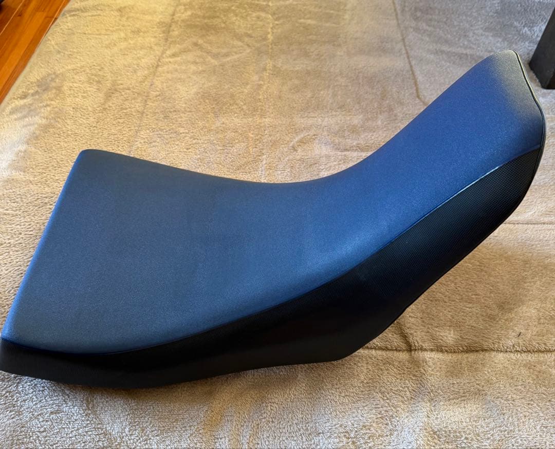 アフリカツイン1100用ノグチシート