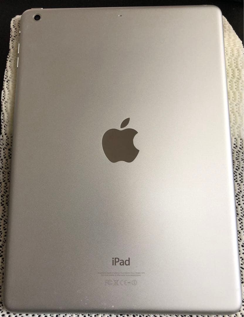 Apple iPad Air Wi-Fiモデル 16GB シルバー