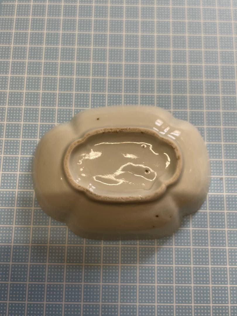 染付陽刻変形皿　5客【m1381 骨董　豆皿　手塩皿 小皿　まとめ売り　本物】