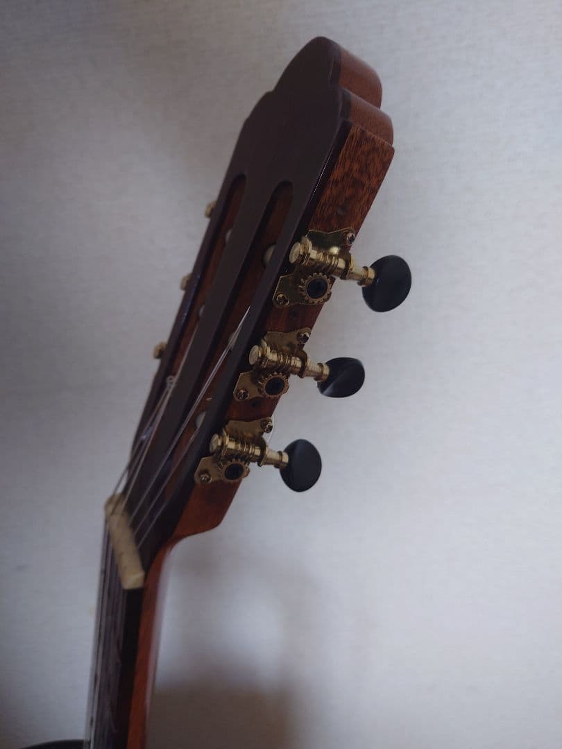 新堀クラシックギターNIIBORI 　GUITAR　DIAMOND　CUT