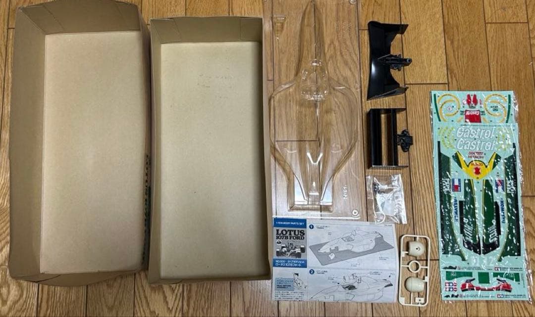 s*2様 未使用品　TAMIYA LOTUS 107B FORD ボディパーツセ