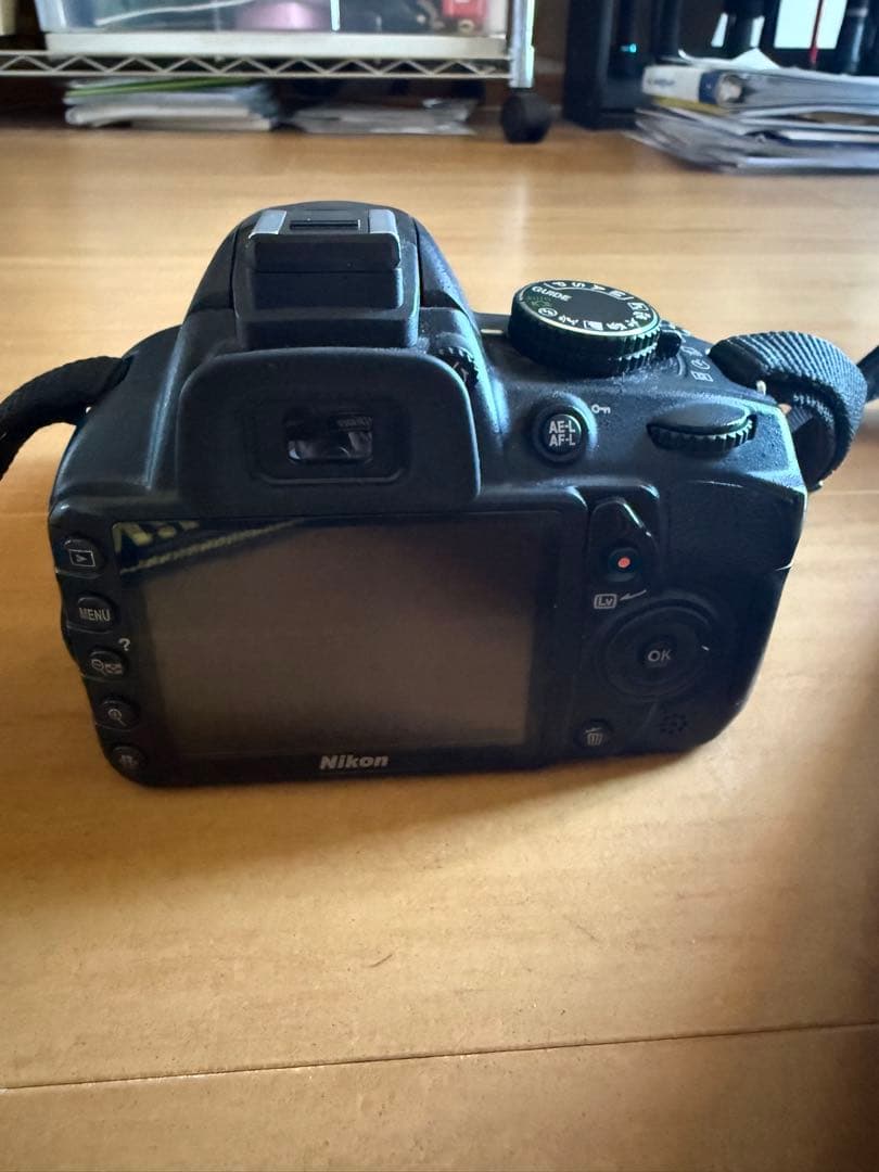 Nikon ニコン D3100 デジタル一眼レフと定価12万望遠レンズ付きカメラ