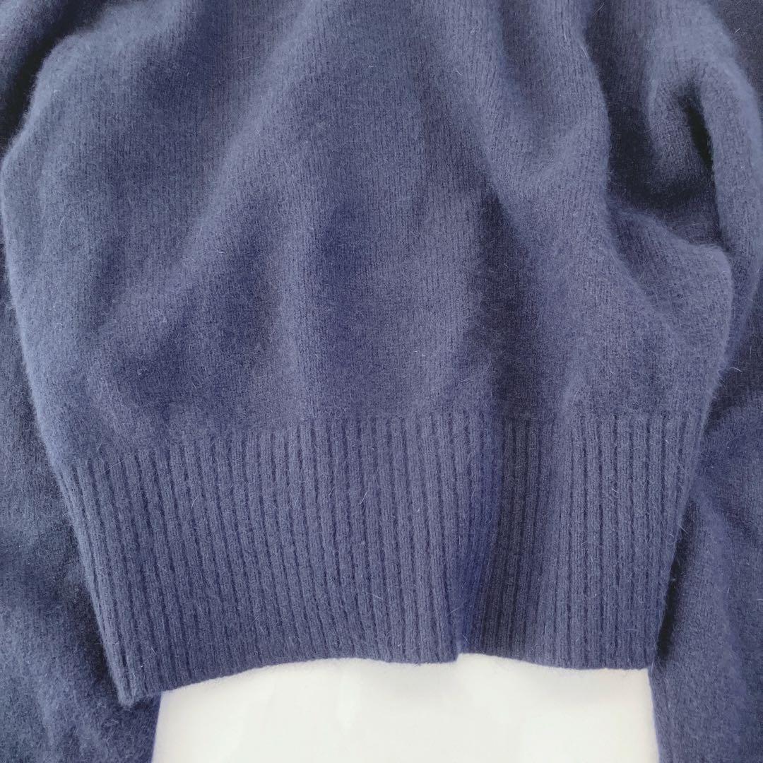 美品　UNTITLED ニット　ふわふわ　ウール　カーディガン　Ｖネック　紺
