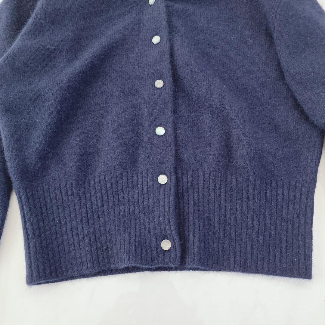 美品　UNTITLED ニット　ふわふわ　ウール　カーディガン　Ｖネック　紺