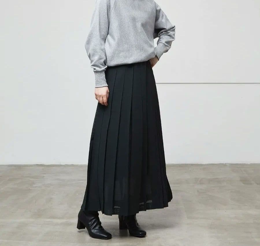 美品 現行　ベイジ MOYE モイエ プリーツスカート　BEIGE, セレモニー