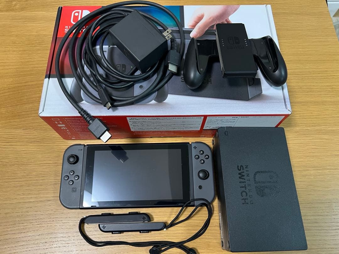 Nintendo Switch グレー 完品　32GBマイクロSDとケース付き