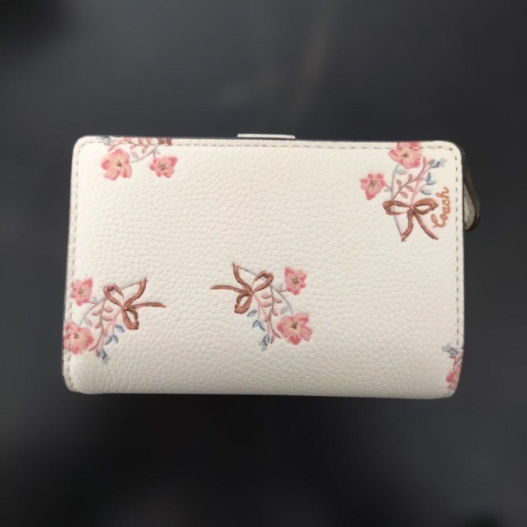 VMPD8-114-19 COACH 花柄 二つ折り財布 ホワイト