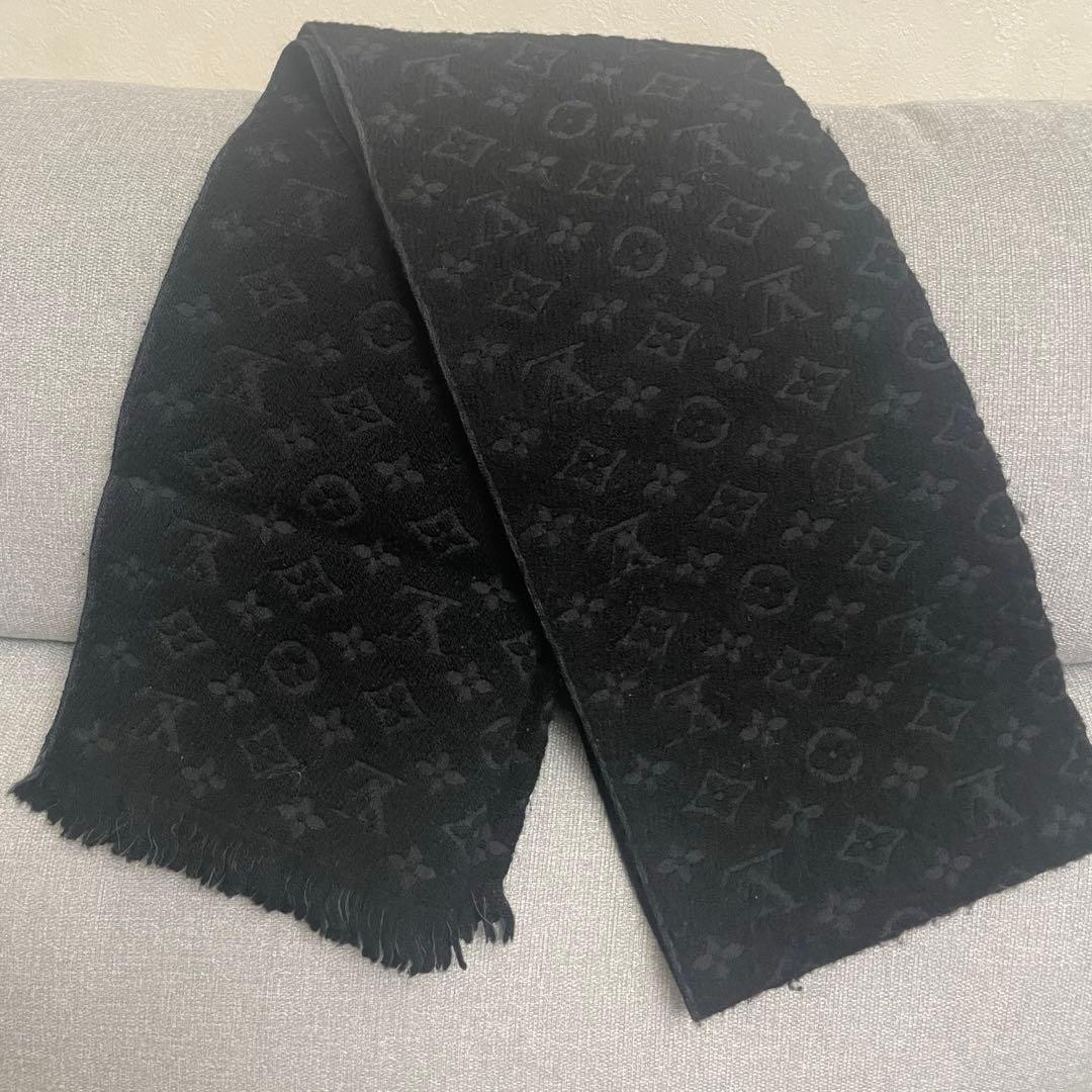 LOUIS VUITTON ブラックマフラー
