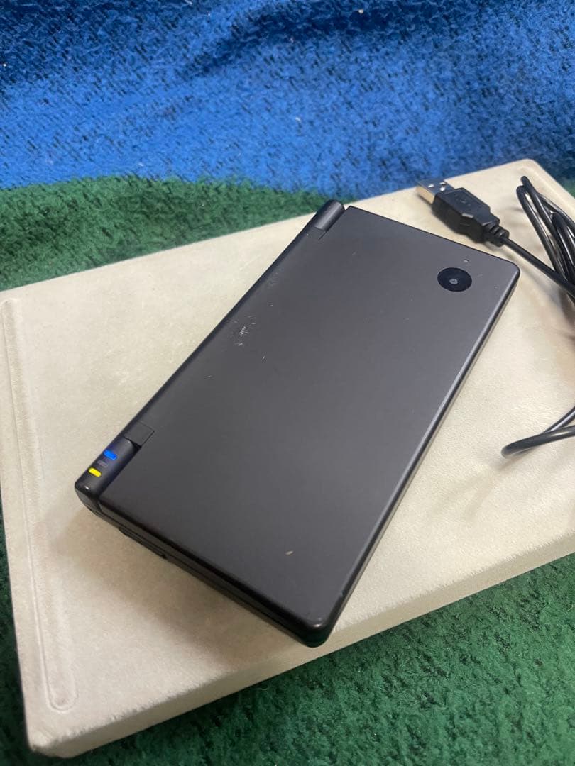 Nintendo DSi ブラック 本体 USB充電ケーブル付き