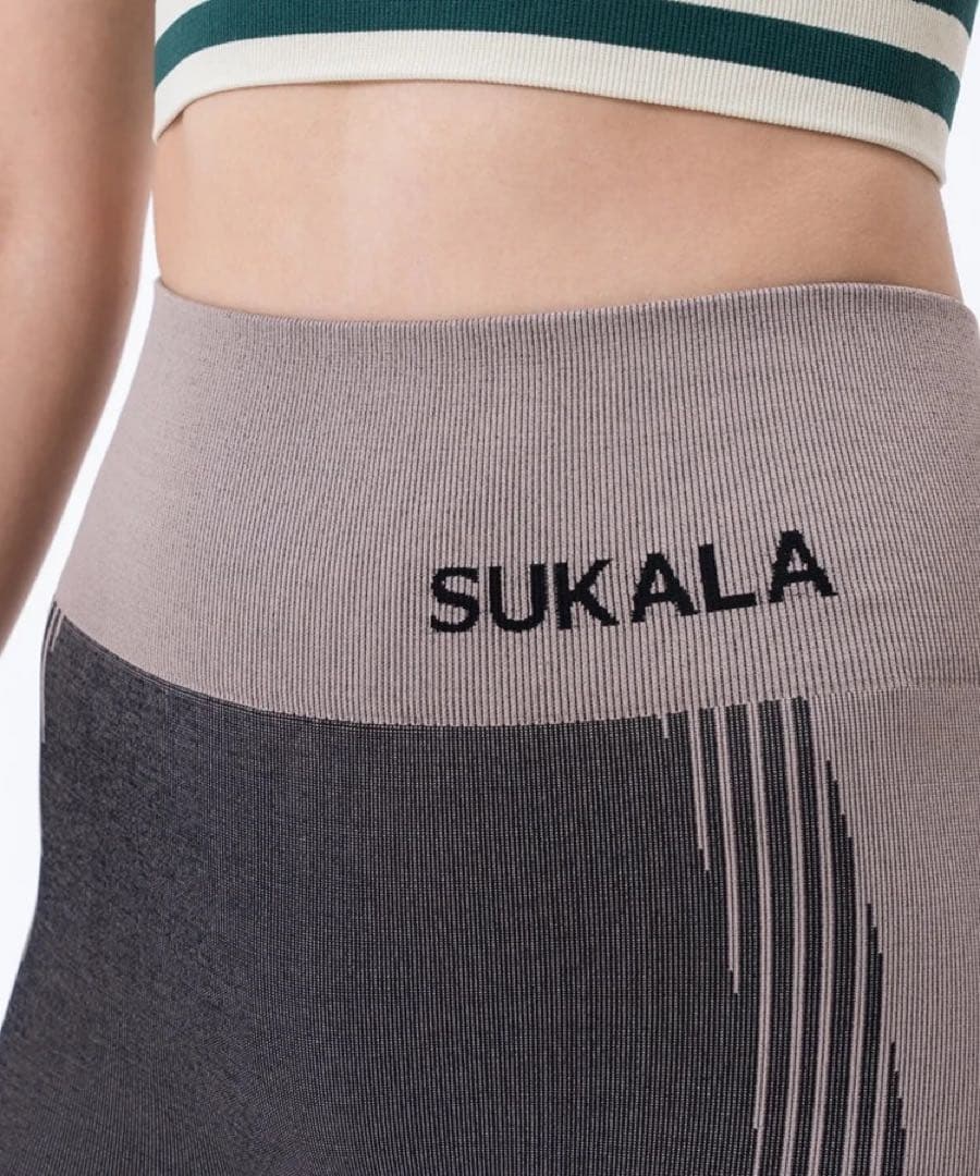 きなこ様✴︎新品未使用【SUKALA】シャドーストライプメランジレギンス