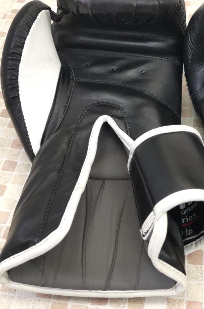 ISAMIスパーリンググローブ　　BUDO MARTIAL 　12oz　ブラック