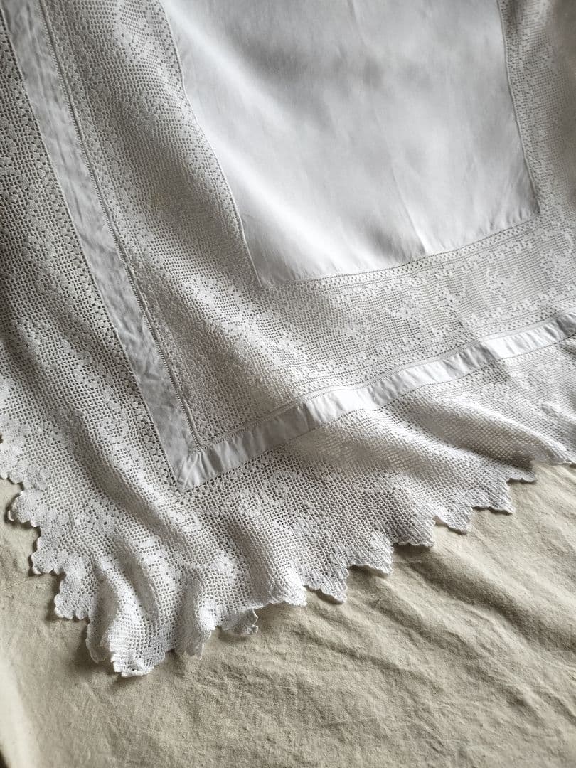 英国　Vintage　whiteクロッシュレース　テーブルクロス